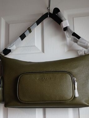 Coach, Finn Olive Crossbody. NWT